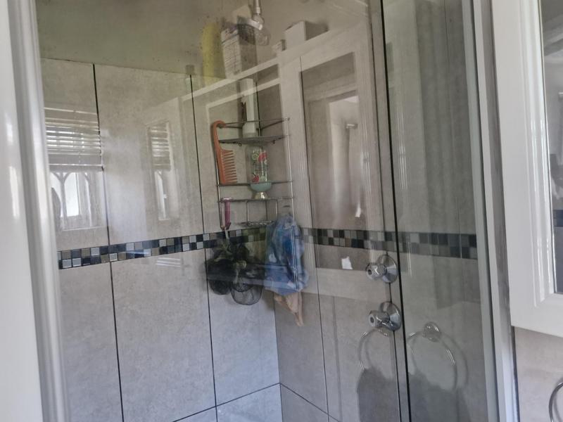 2 Bedroom Property for Sale in Loevenstein Western Cape